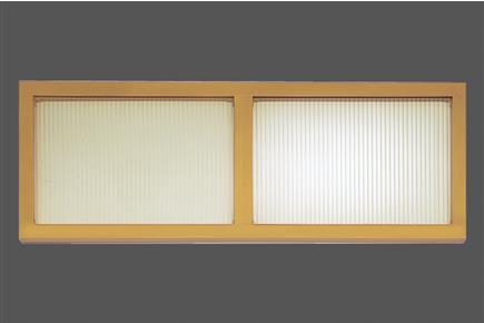 Above the overhead door can be a fixed glass fanlight or wasistas installed. It comes with multiwall polycarbonate sheets, on request (10 mm of thickness) and protective fingers